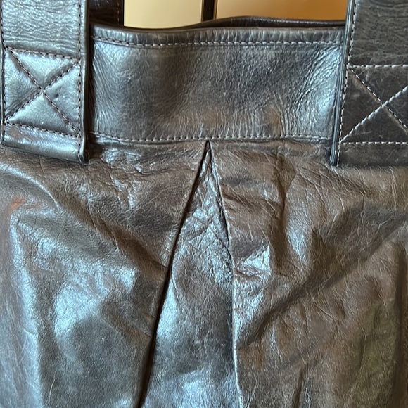 Velvet by Graham & Spencer buttery soft grey leather tote/handbag. - Picture 3 of 5